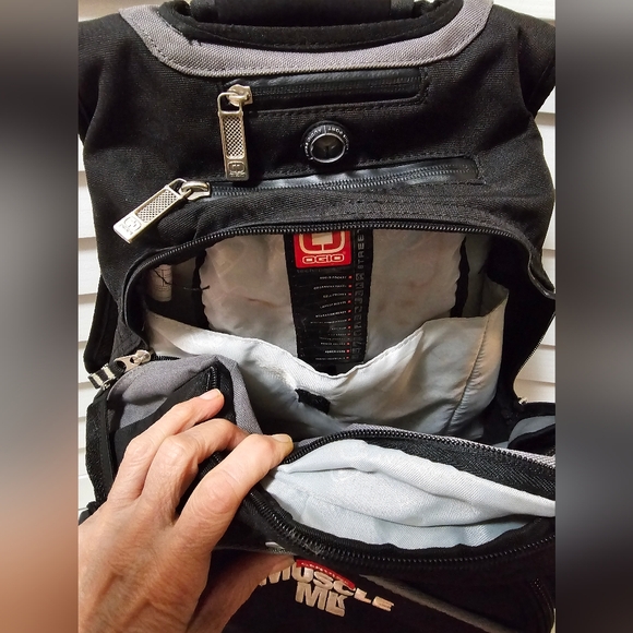 Unisex OGIO backpack with protection part for laptops - Picture 5 of 11